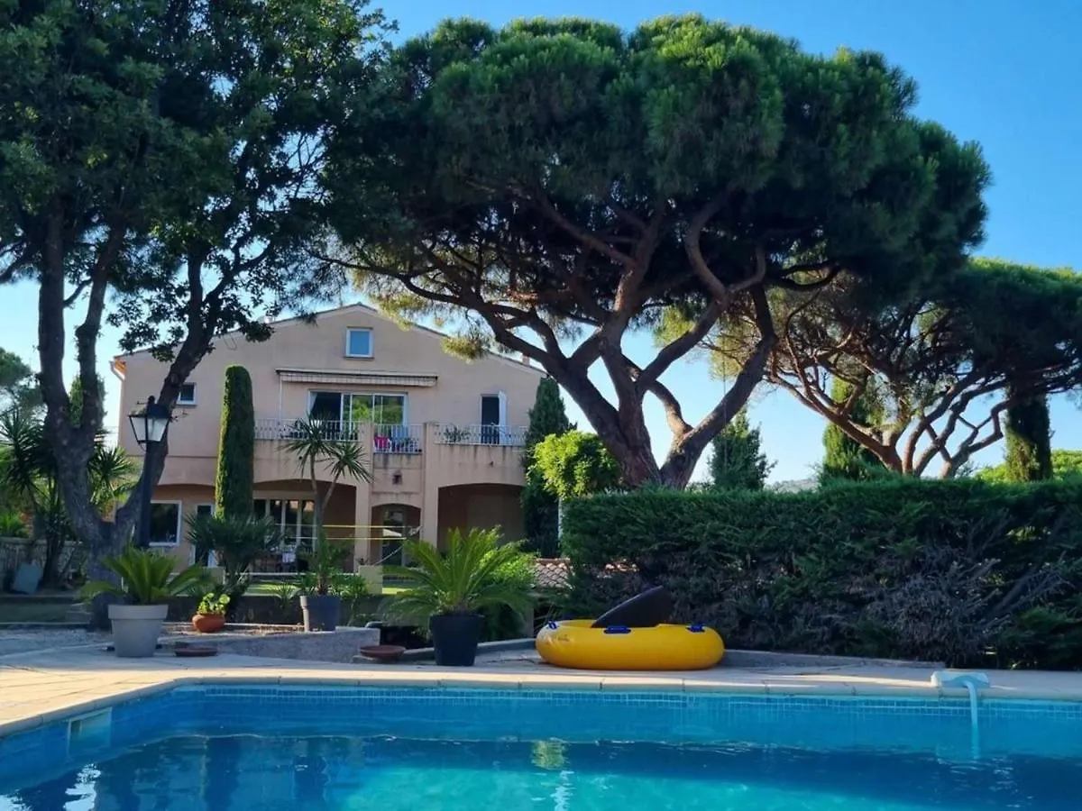 Apartment Sainte Maxime Semaphore : Haut De Villa T4, Piscine, Terrasse, Clim, Proche Mer - Fr-1-226-531