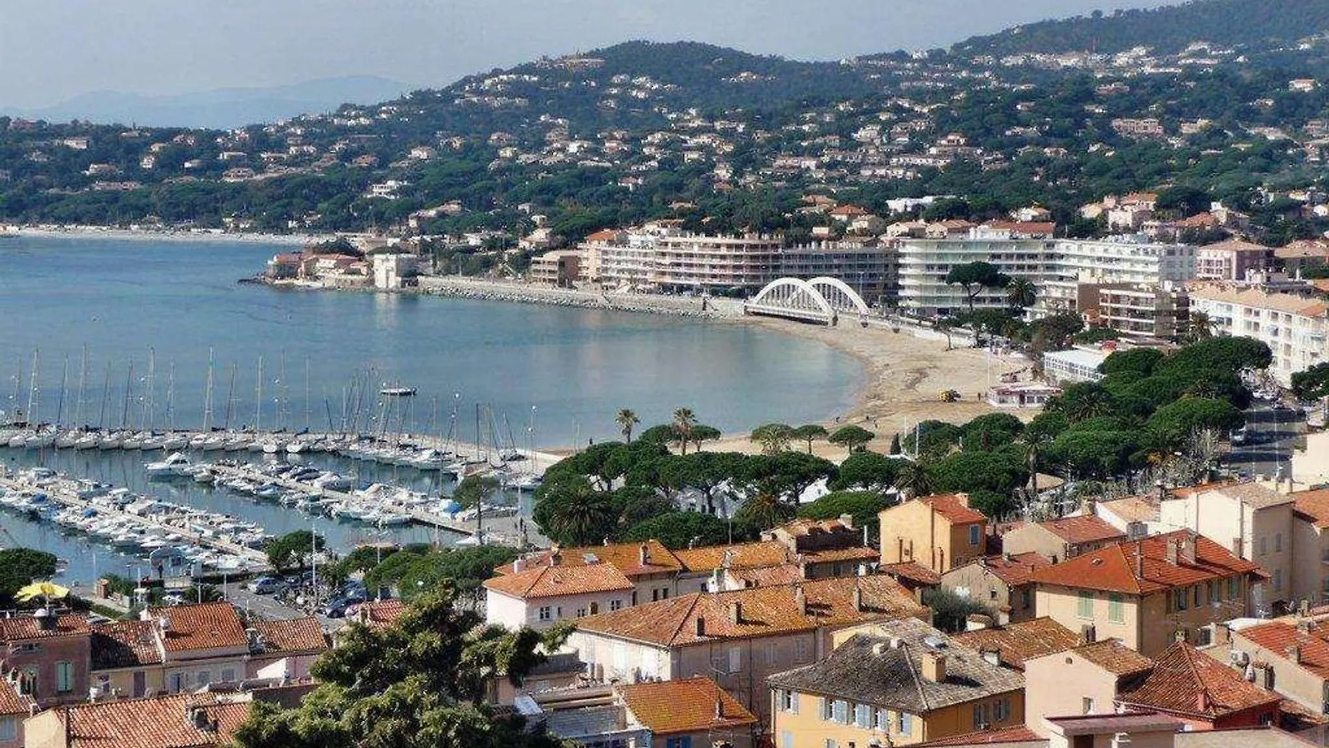 Sainte Maxime Semaphore : Haut De Villa T4, Piscine, Terrasse, Clim, Proche Mer - Fr-1-226-531 France